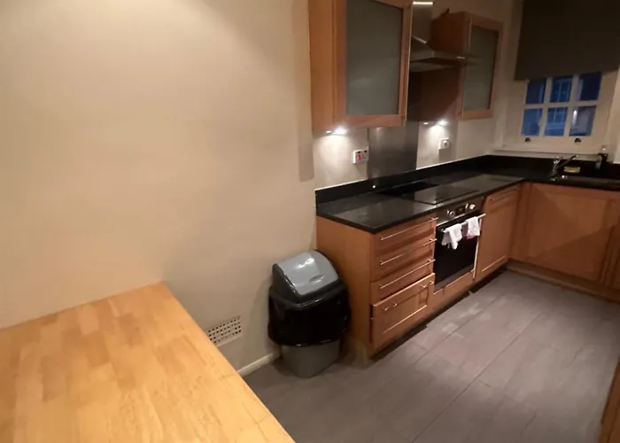 Lovely 3 Bed Regent Park