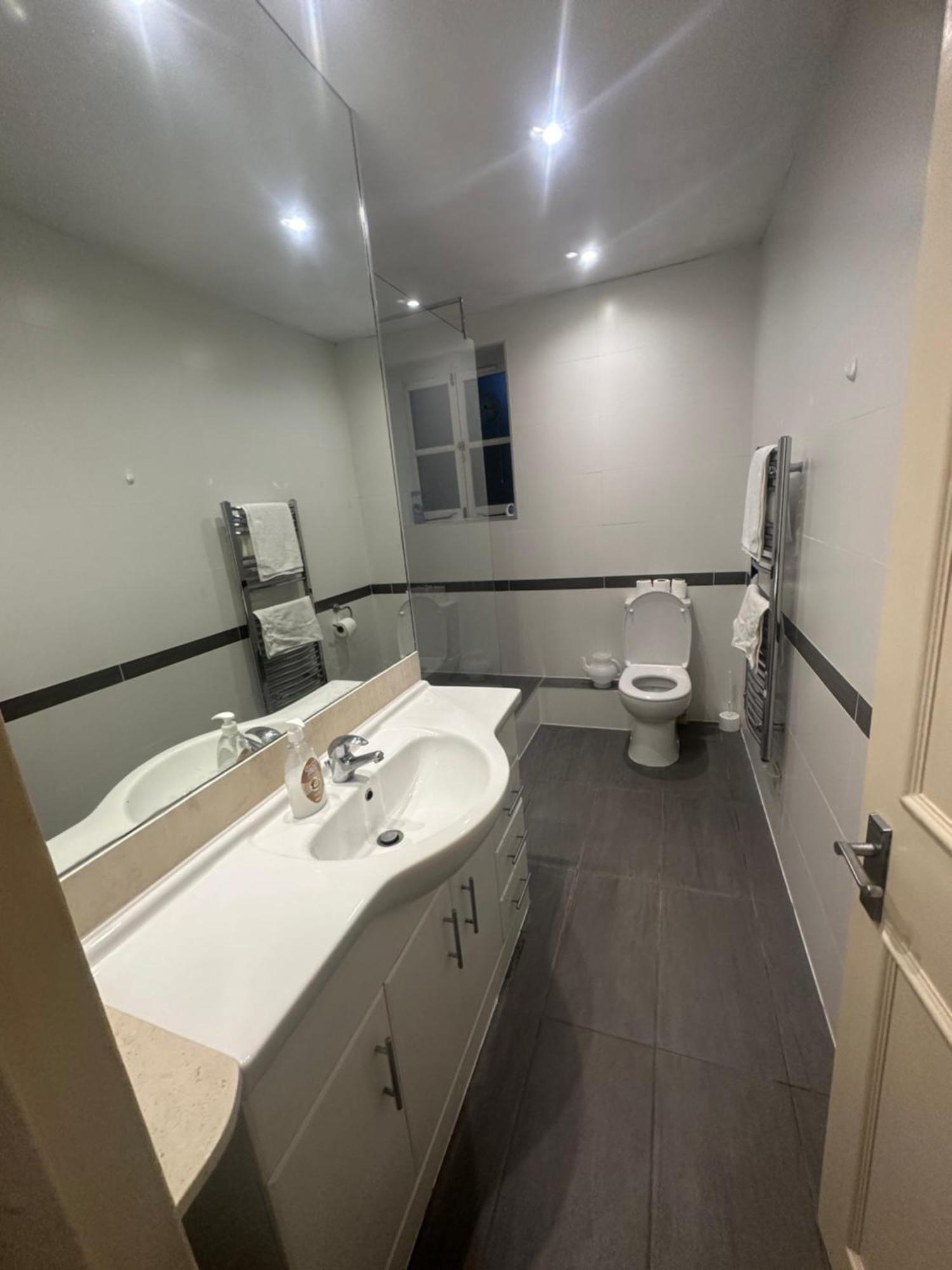 Lovely 3 Bed Regent Park * Londra