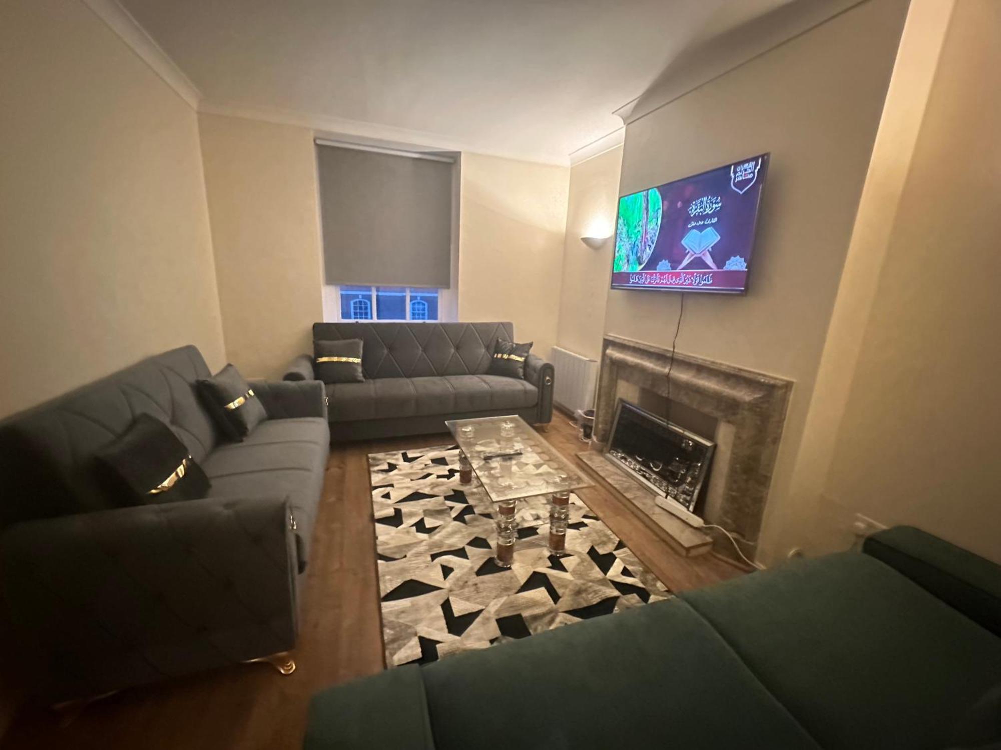 Appartamento Lovely 3 Bed Regent Park Londra